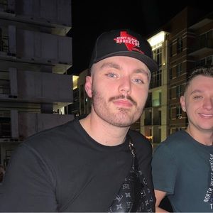 Meet your Posher, Cameron